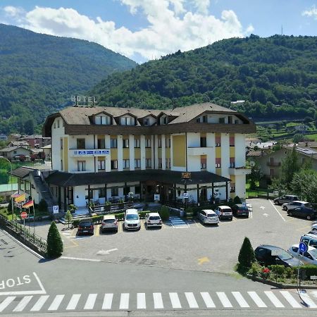 Hotel Rezia Valtellina Morbegno Exterior photo